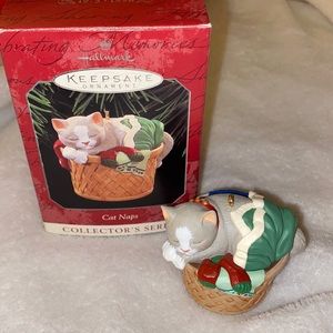 Hallmark Keepsake 1998-5th & Final in Cat Naps Series-Cat in Laundry Ornament